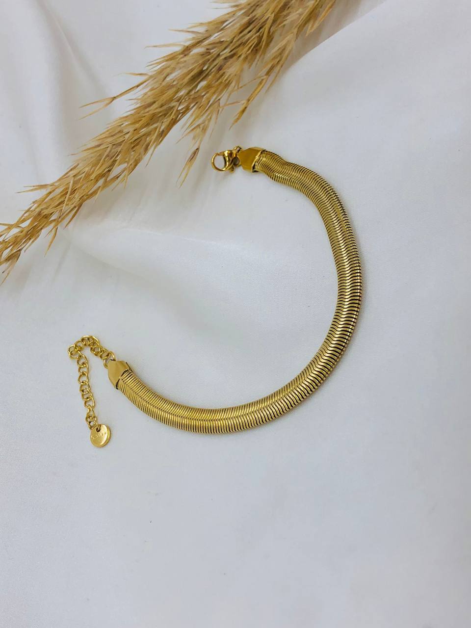 Radiant Loop Bracelet