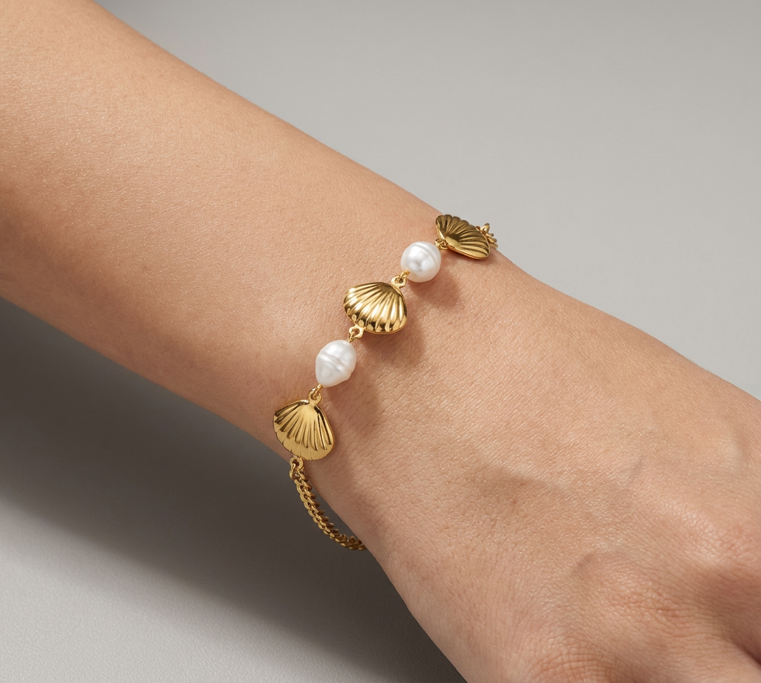 Stainless Steel Gold Seashell & Pearl Bracelet