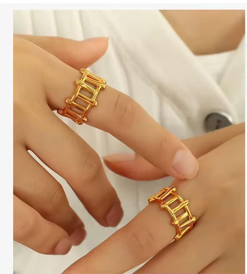 Stainless Violetta Ring