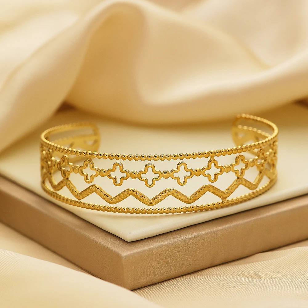 Stainless Clara Bangle